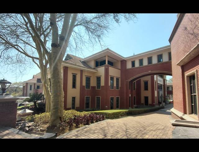 164M² OFFICE TO LET IN BRYANSTON